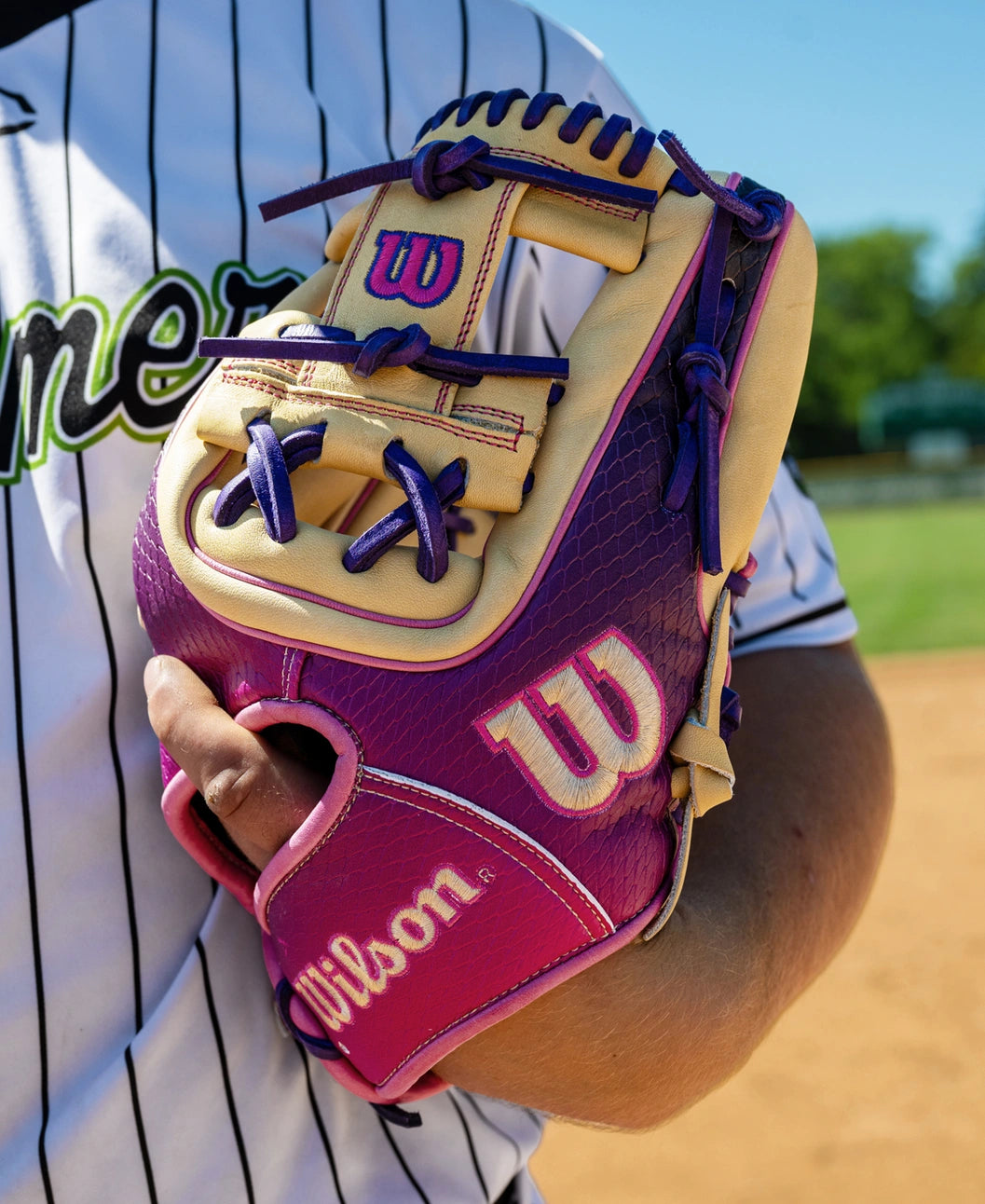 Wilson 2027 A2000® 1720SS 11.5” Infield Baseball Glove: WBG0009401RT115