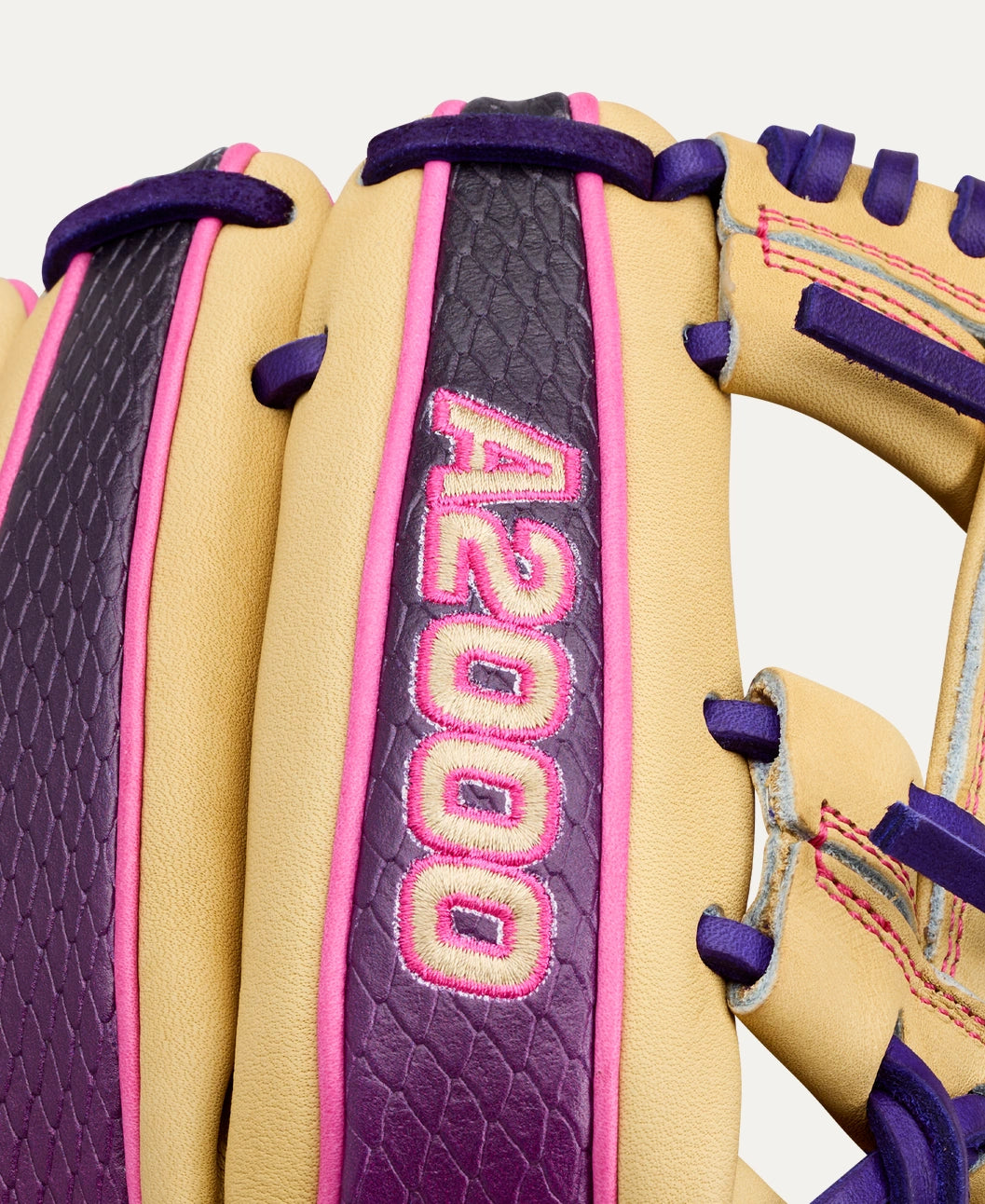 Wilson 2027 A2000® 1720SS 11.5” Infield Baseball Glove: WBG0009401RT115