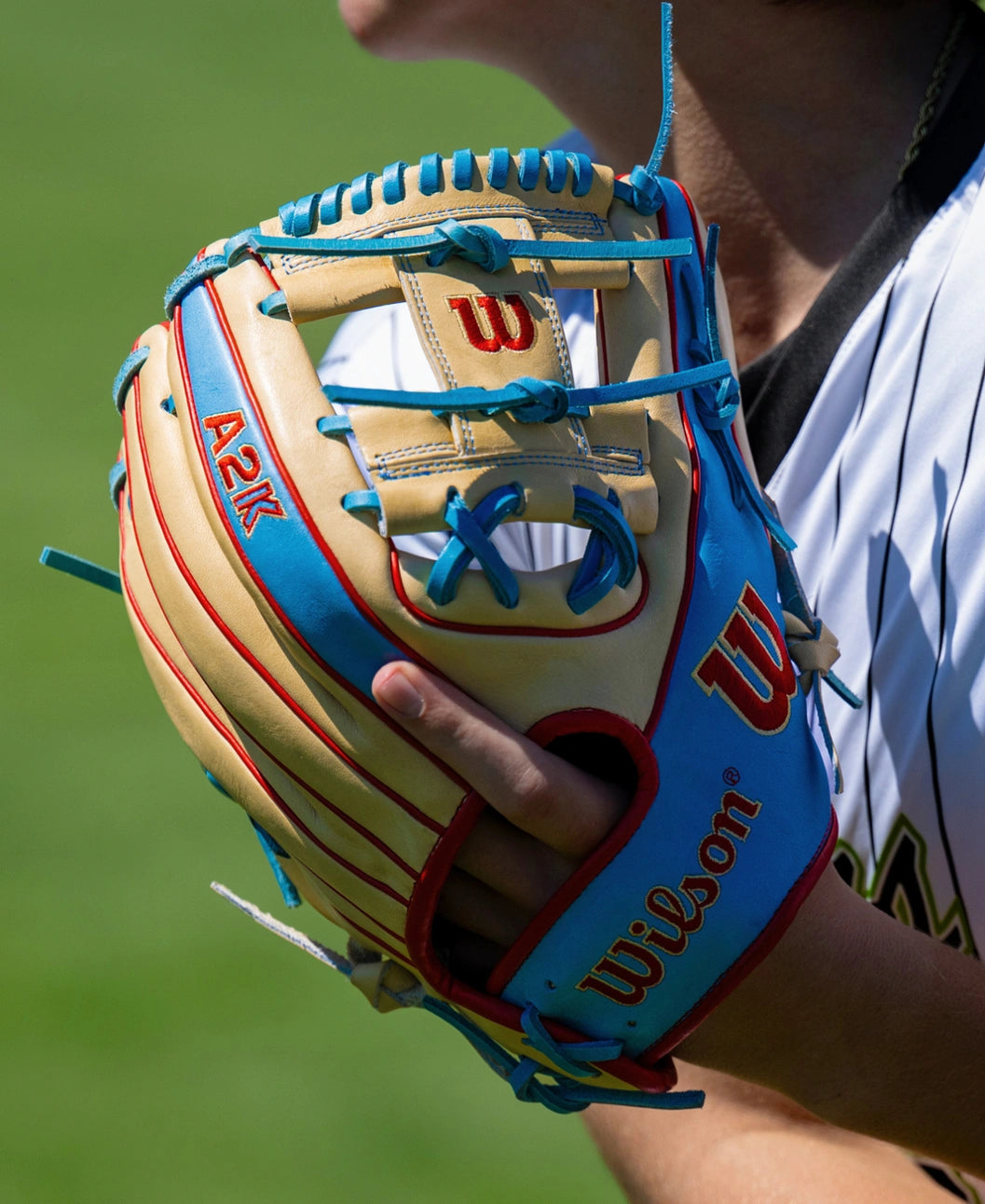 Wilson 2027 A2K® 1786 11.5” Infield Baseball Glove: WBG0010101RT115