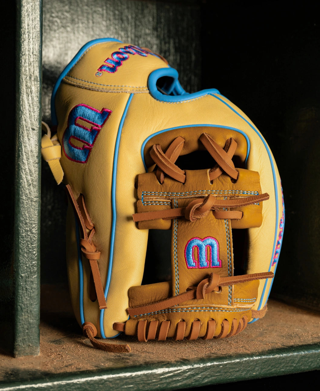 2027 Wilson A1000® 1786 11.5” Infield Baseball Glove: WBG02501RT1786