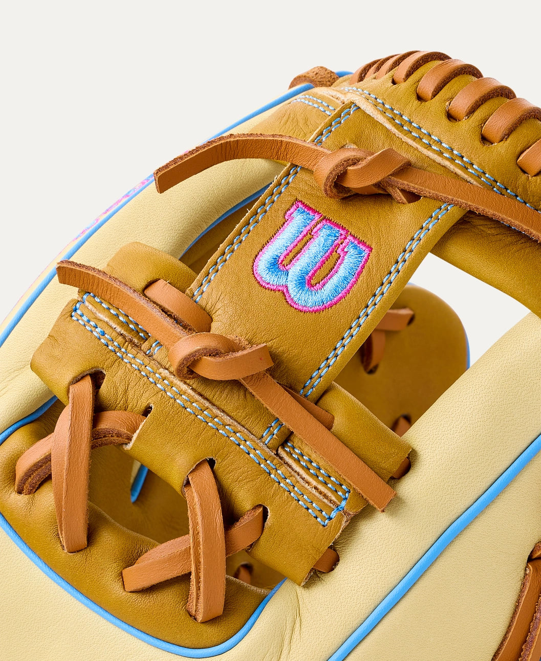 2027 Wilson A1000® 1786 11.5” Infield Baseball Glove: WBG02501RT1786