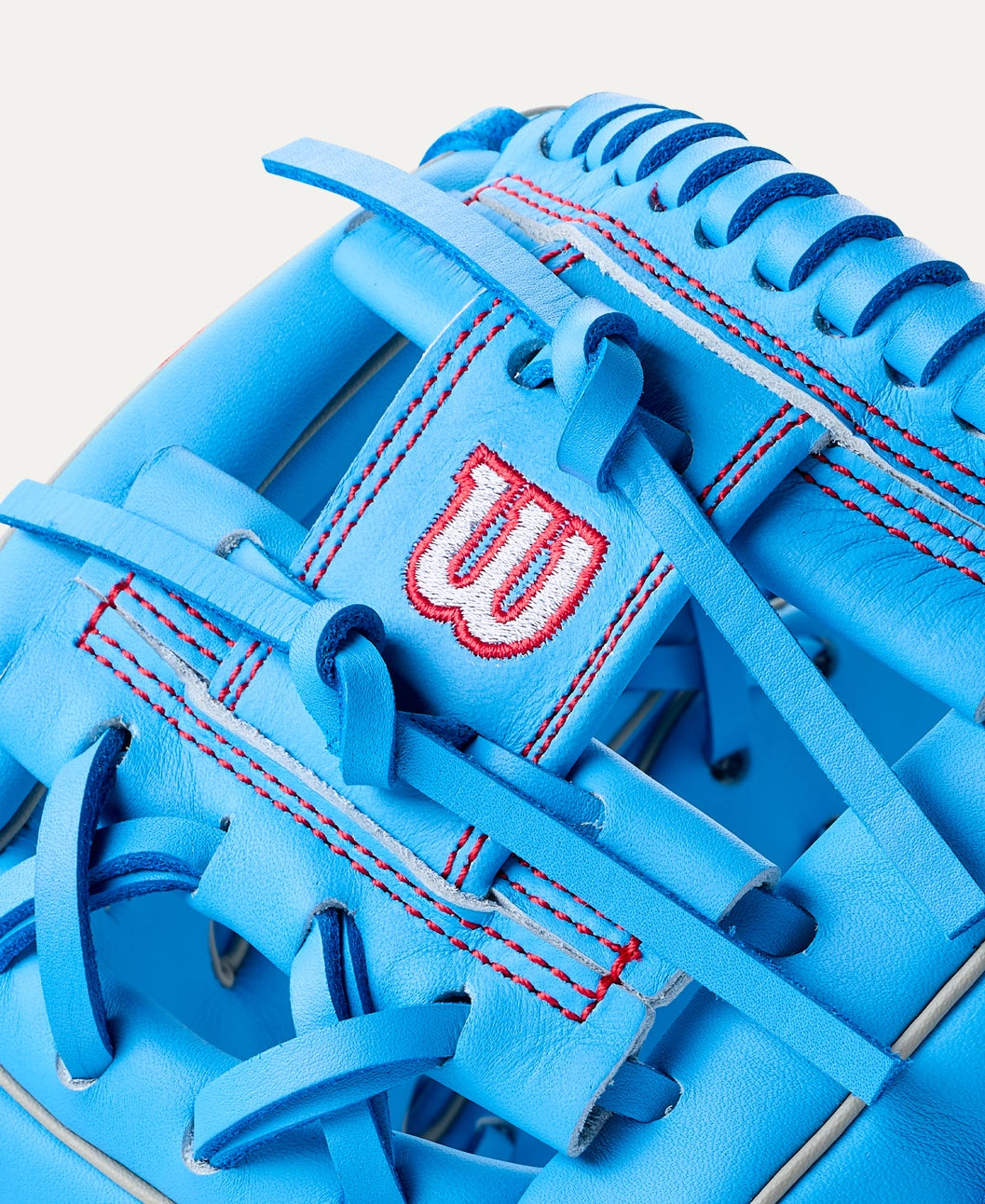 2027 Wilson A900® 11.25” Infield Baseball Glove: WBG03901RT1125