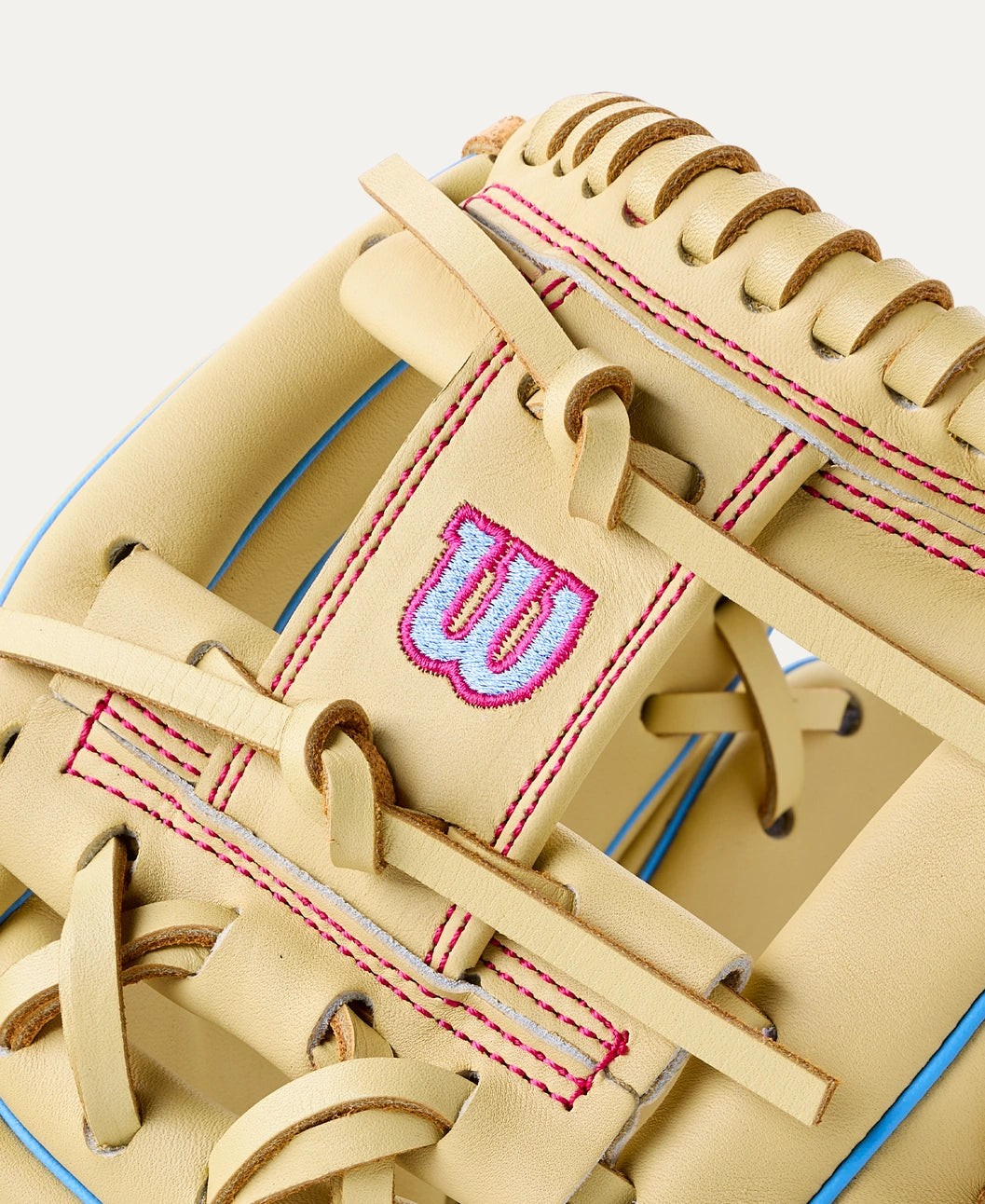 2027 Wilson A900® 11.5” Infield Baseball Glove: WBG04002RT115
