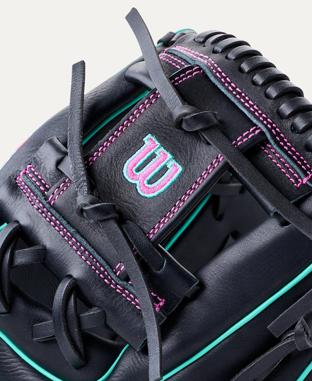 2027 Wilson A700® 11.25” Infield Baseball Glove: WBG04301RT1125