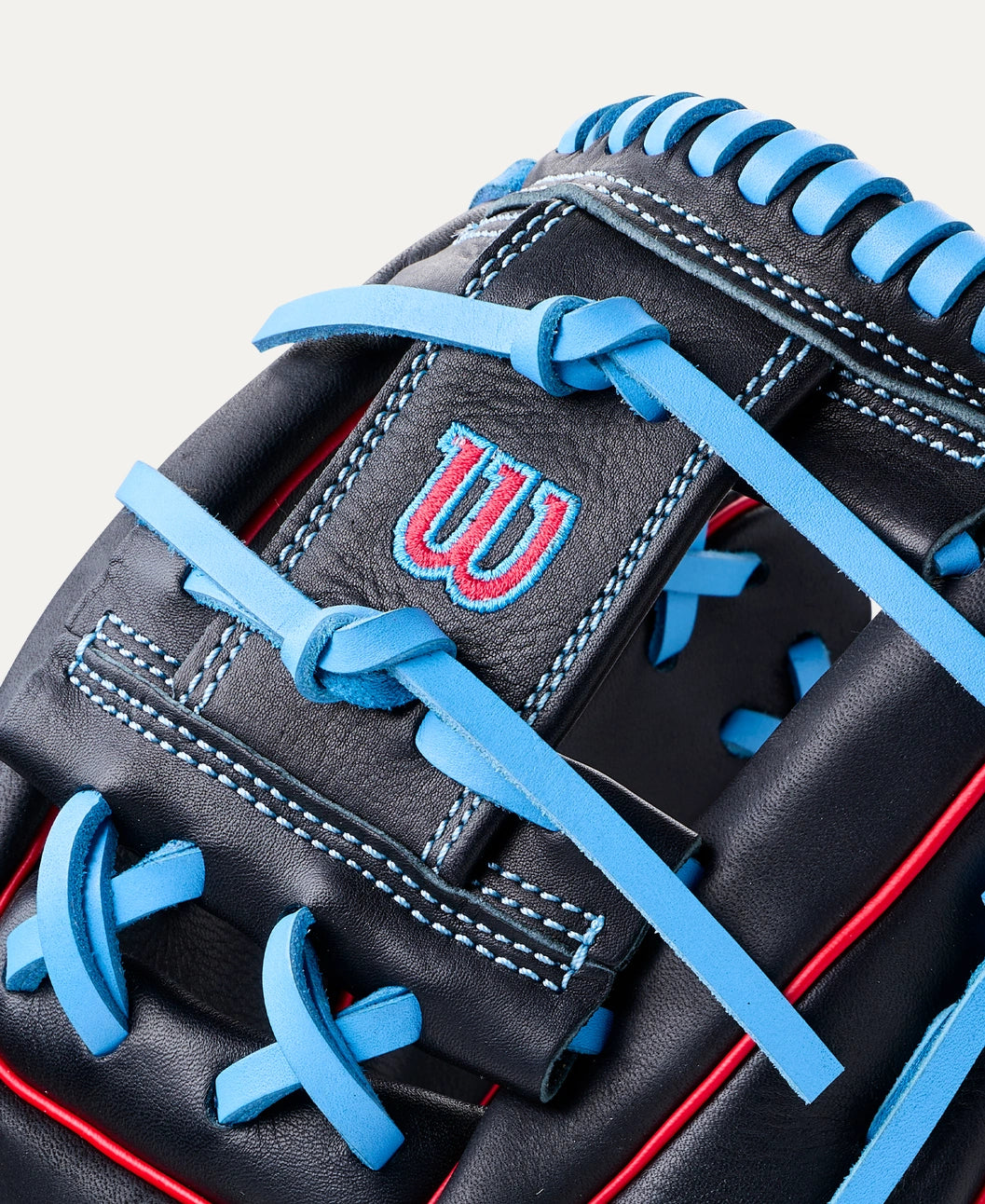 2027 Wilson A700® 11.5” Infield Baseball Glove: WBG04401RT115