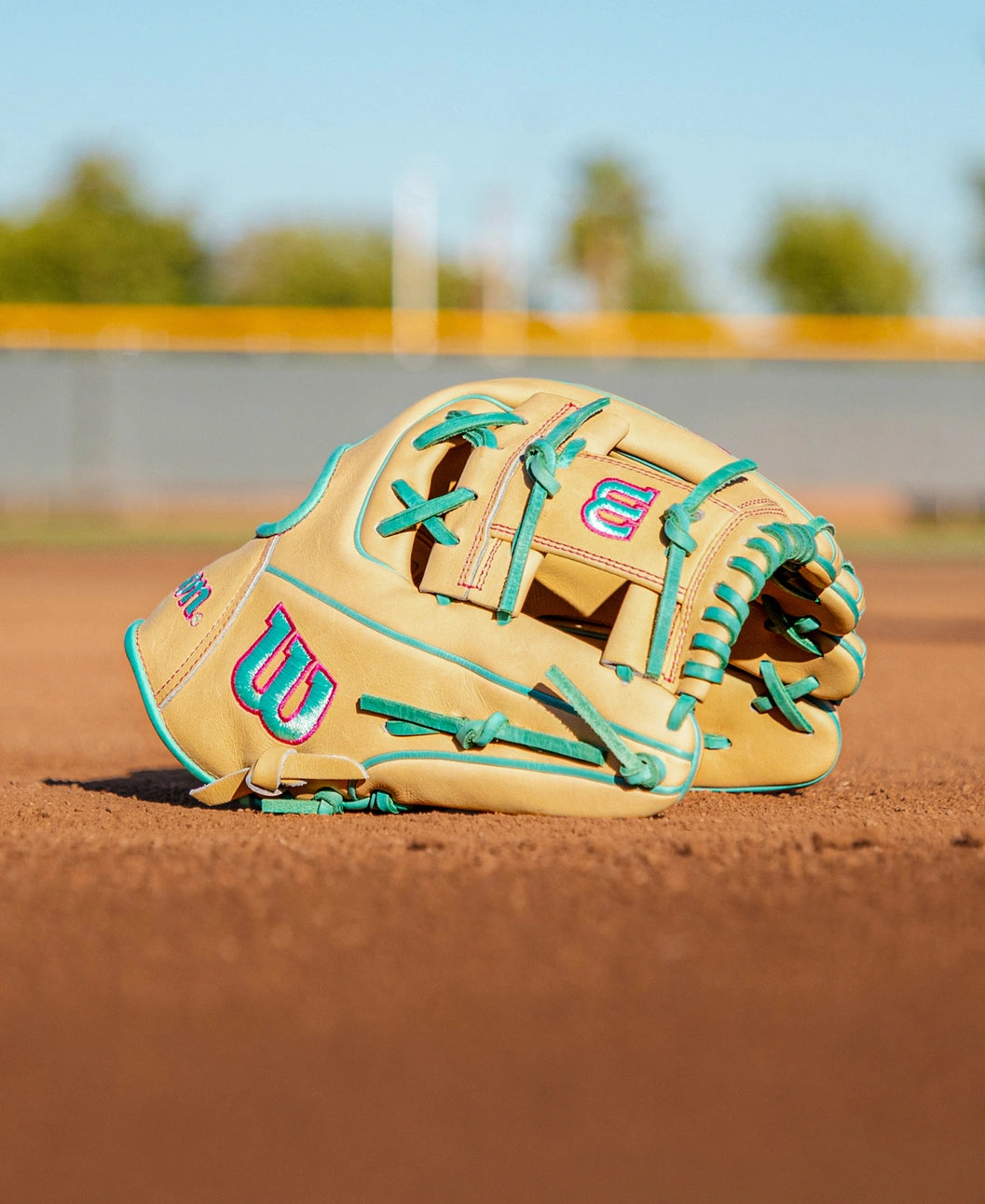 Wilson 2027 A2000® 1975 11.75” Infield Baseball Glove: WBG05701RT1175
