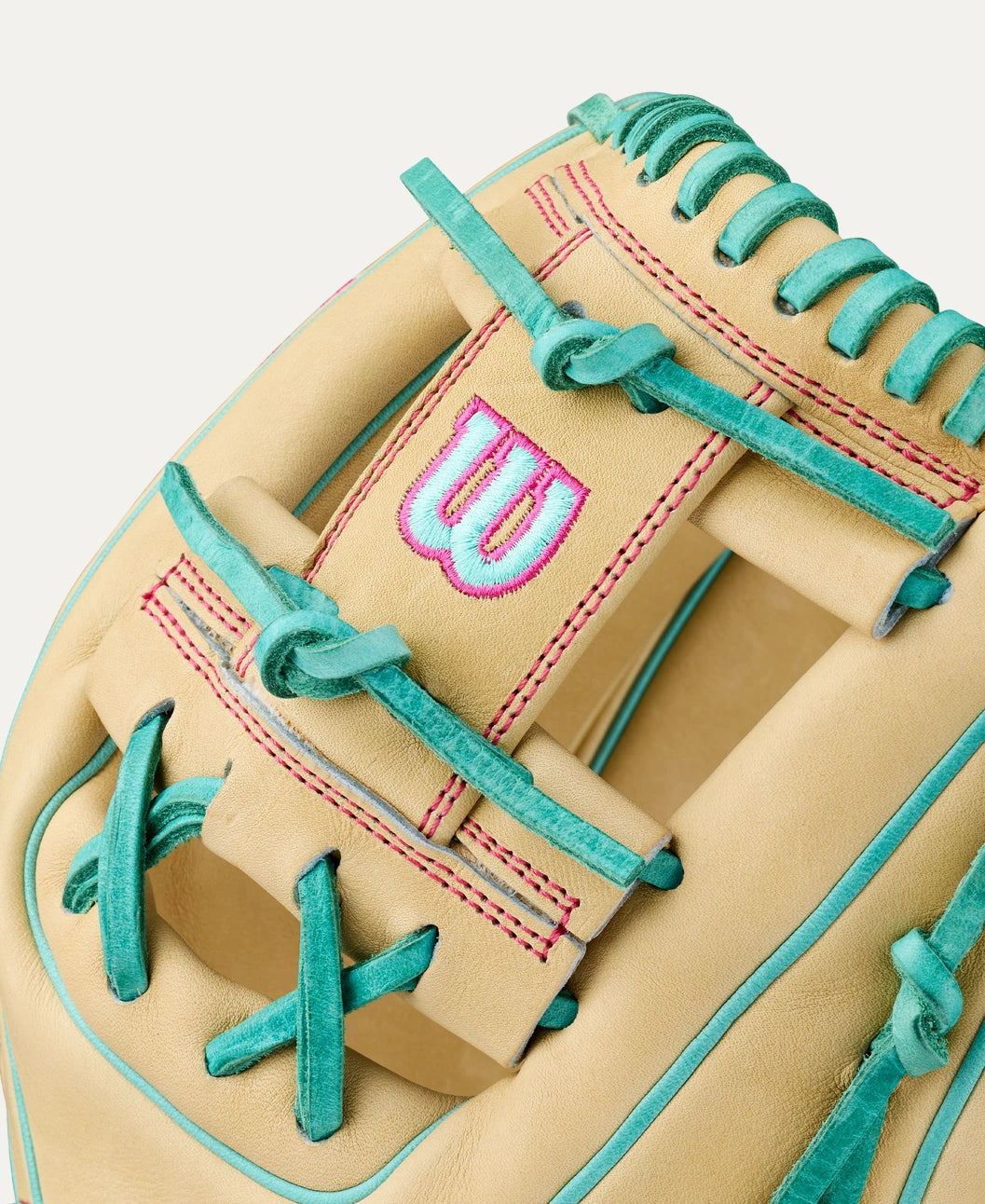 Wilson 2027 A2000® 1975 11.75” Infield Baseball Glove: WBG05701RT1175