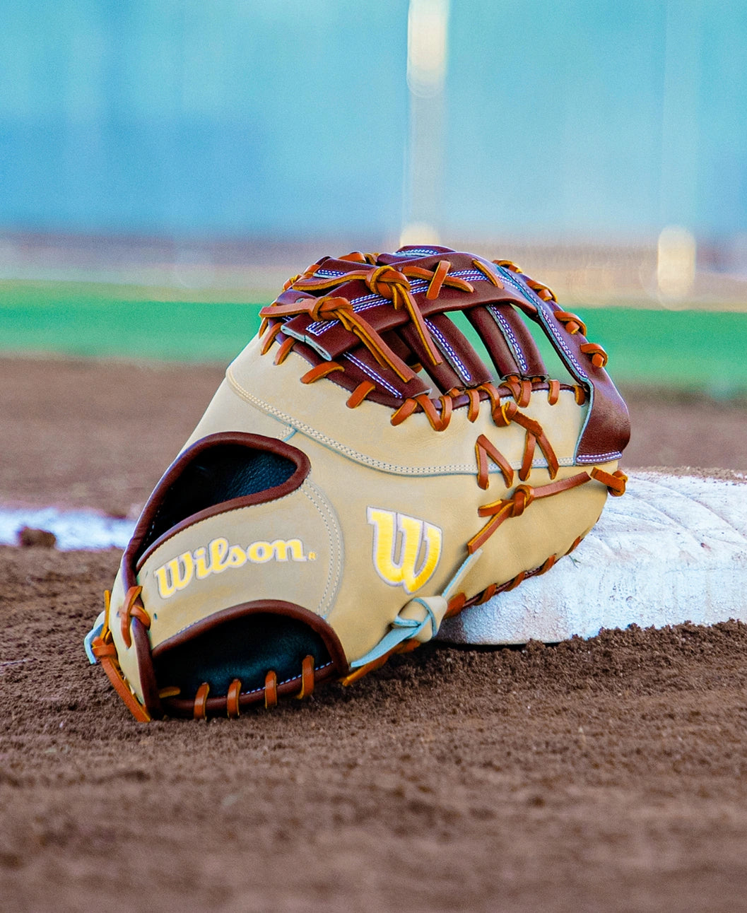 Wilson 2027 A2000® 1673 13” Baseball First Base Mitt: WBG06401RT13