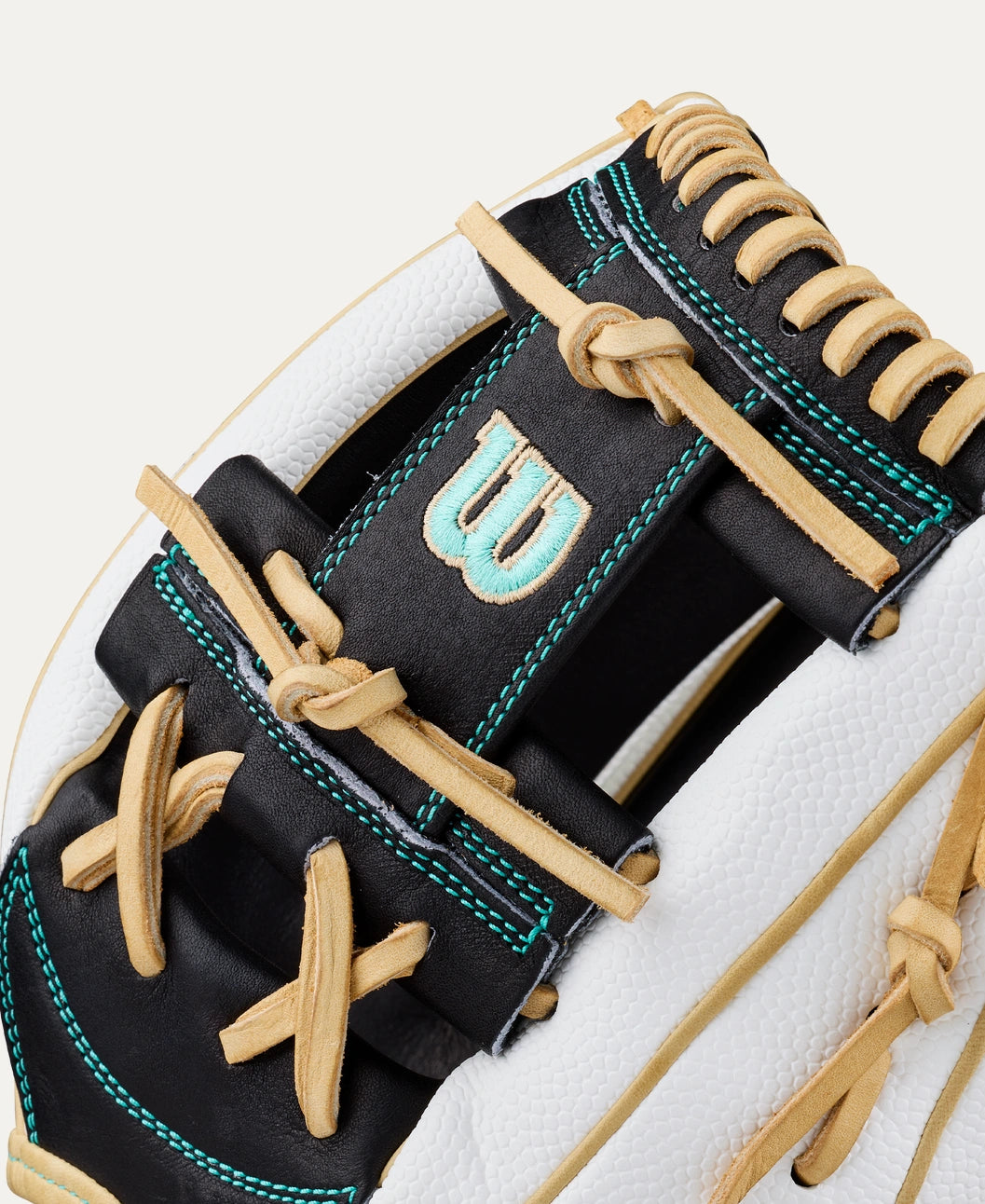 Wilson 2027 A2000® FP H12SS 12” Infield Fastpitch Glove: WBG06701RT12