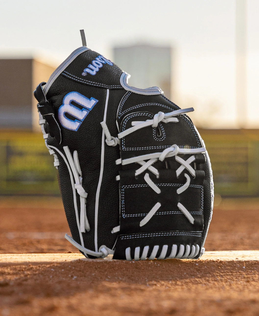Wilson 2027 A2000® FPB25SS  12.25” Fastpitch Pitcher’s Glove: WBG7201RT1225