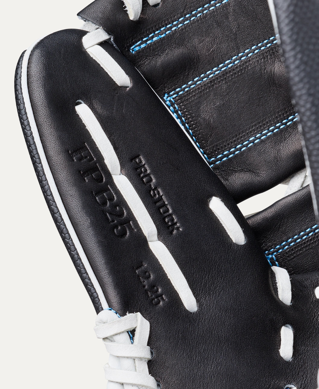 Wilson 2027 A2000® FPB25SS  12.25” Fastpitch Pitcher’s Glove: WBG7201RT1225