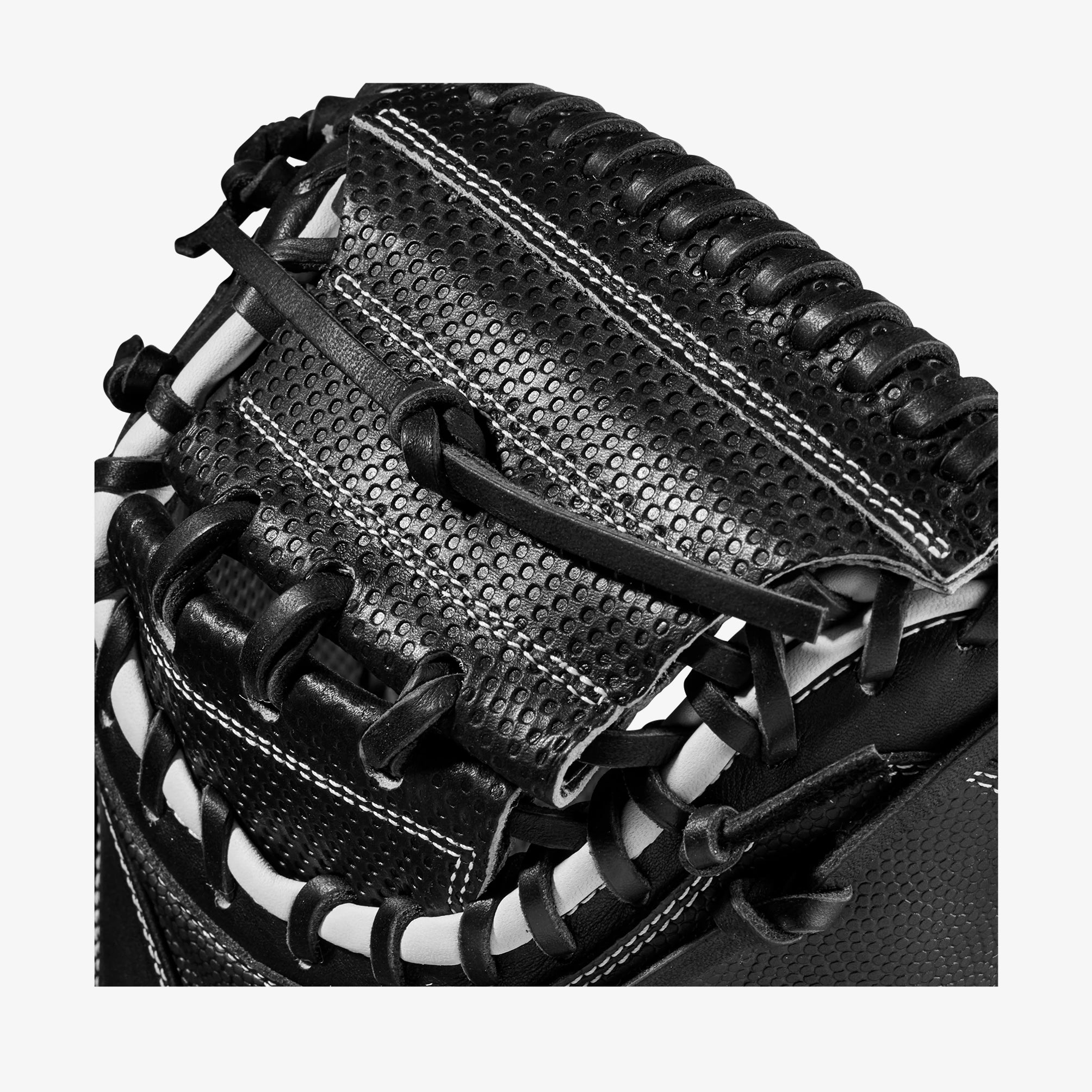 Wilson 2023 A2000® SCM1DSS 33.5” BASEBALL CATCHER’S MITT