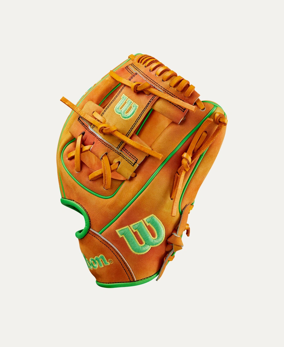 Wilson A2000® Georgia Peach 1786 11.5” Infield Baseball Glove: WBW102256115