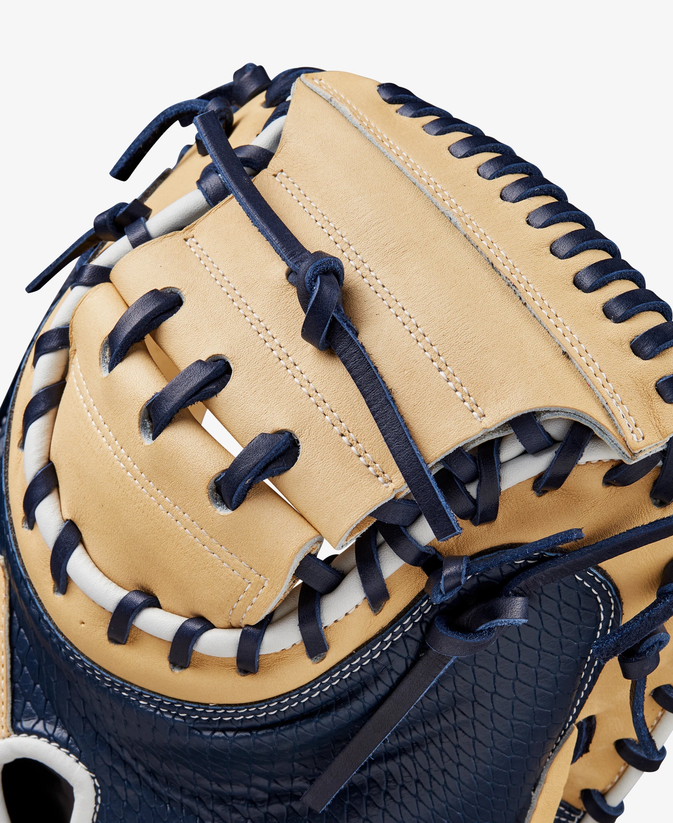 Wilson Fall 2024 A2000® SA34SS 34” Baseball Catcher’s Mitt: WBW10253134