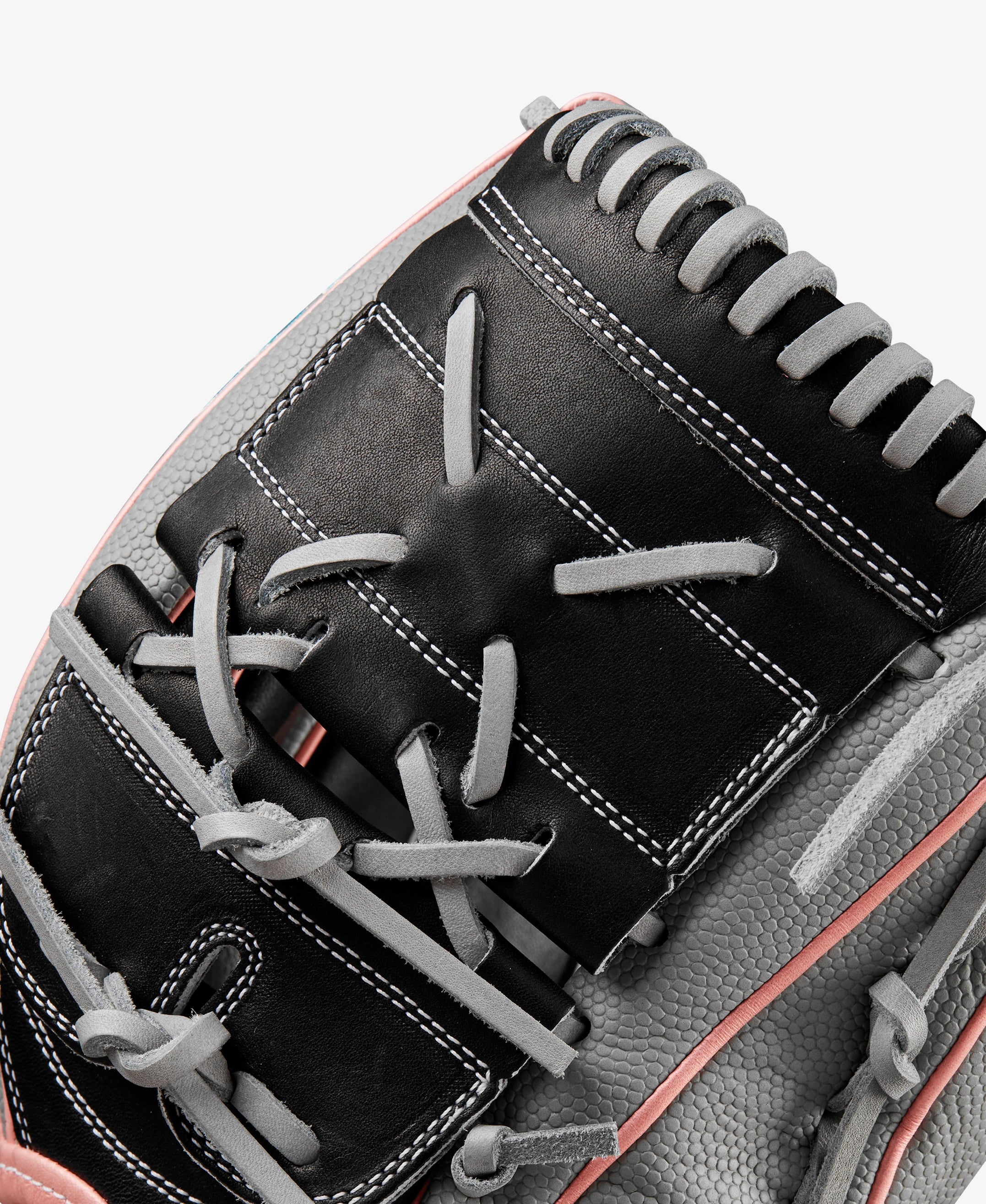 Wilson Fall 2024 A2000® MA14 12.25” Fastpitch Pitcher’s Glove: WBW1207221225