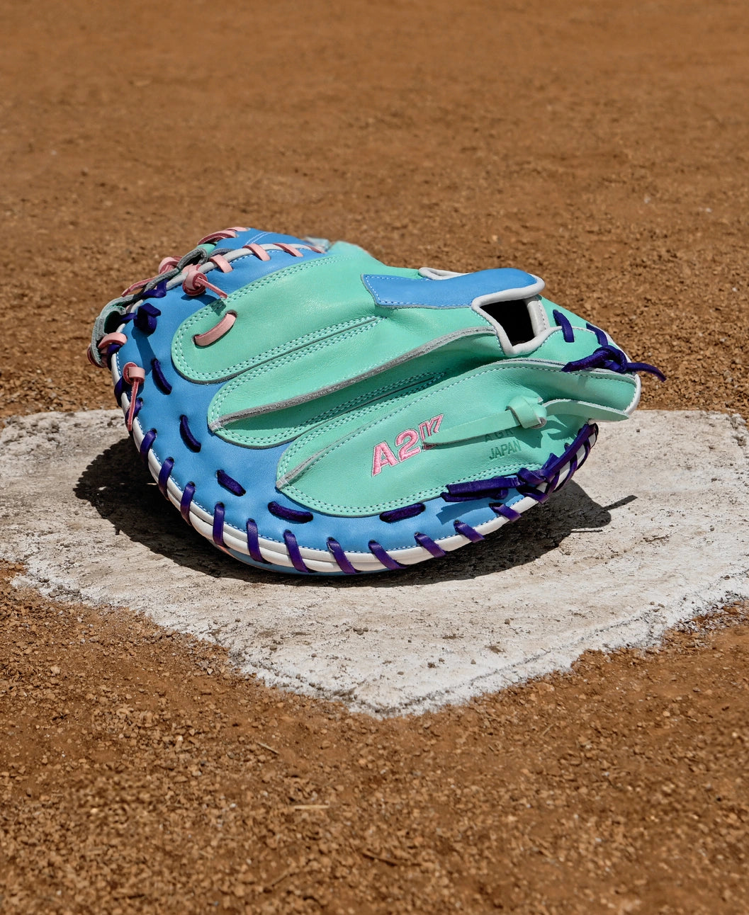 Wilson Fall 2025 A2K® 1734 34” Baseball Catcher’s Mitt: WBW10347634