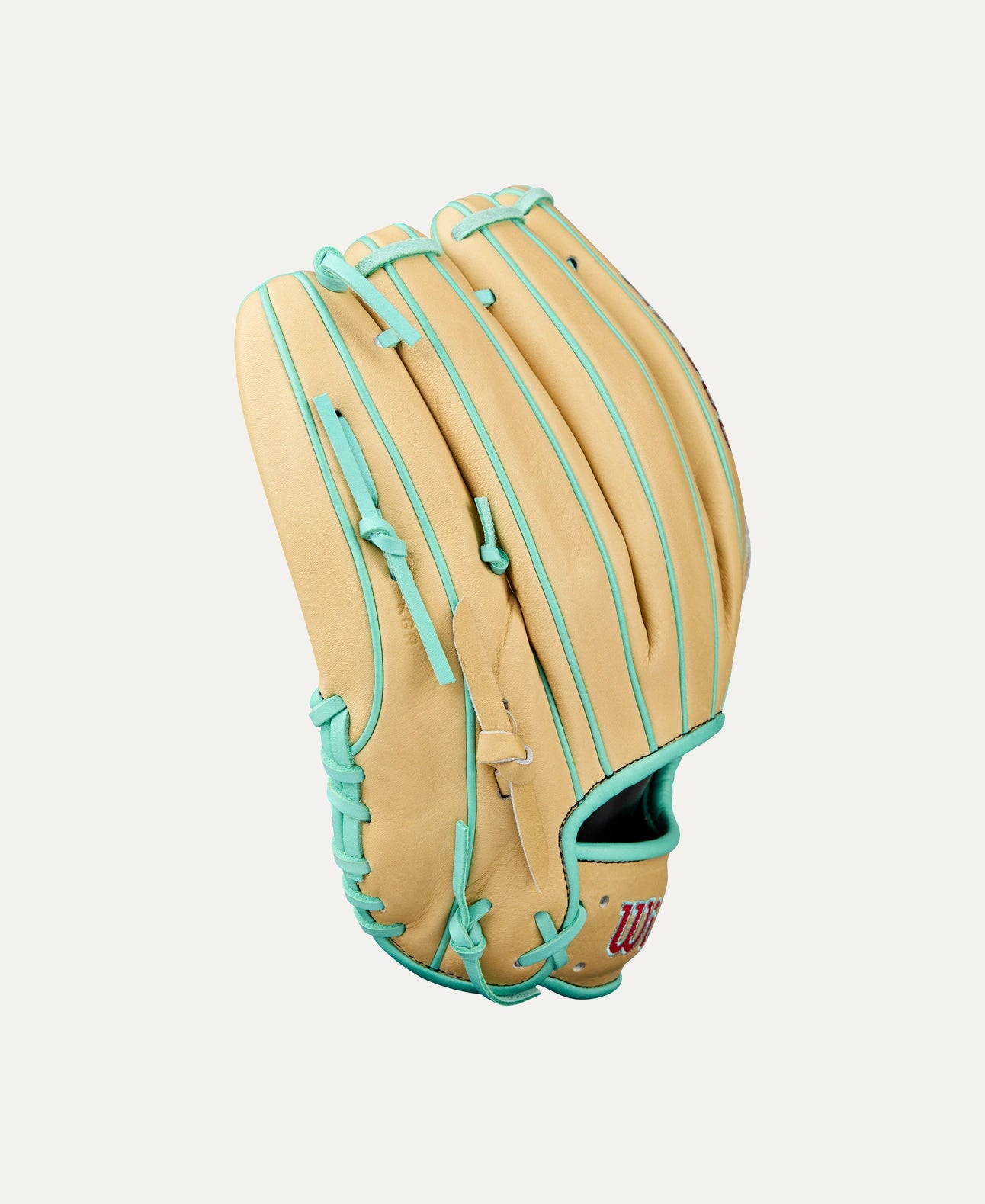 Wilson Fall 2025 A2000® B2 12” Pitcher’s Baseball Glove: WBW10349812
