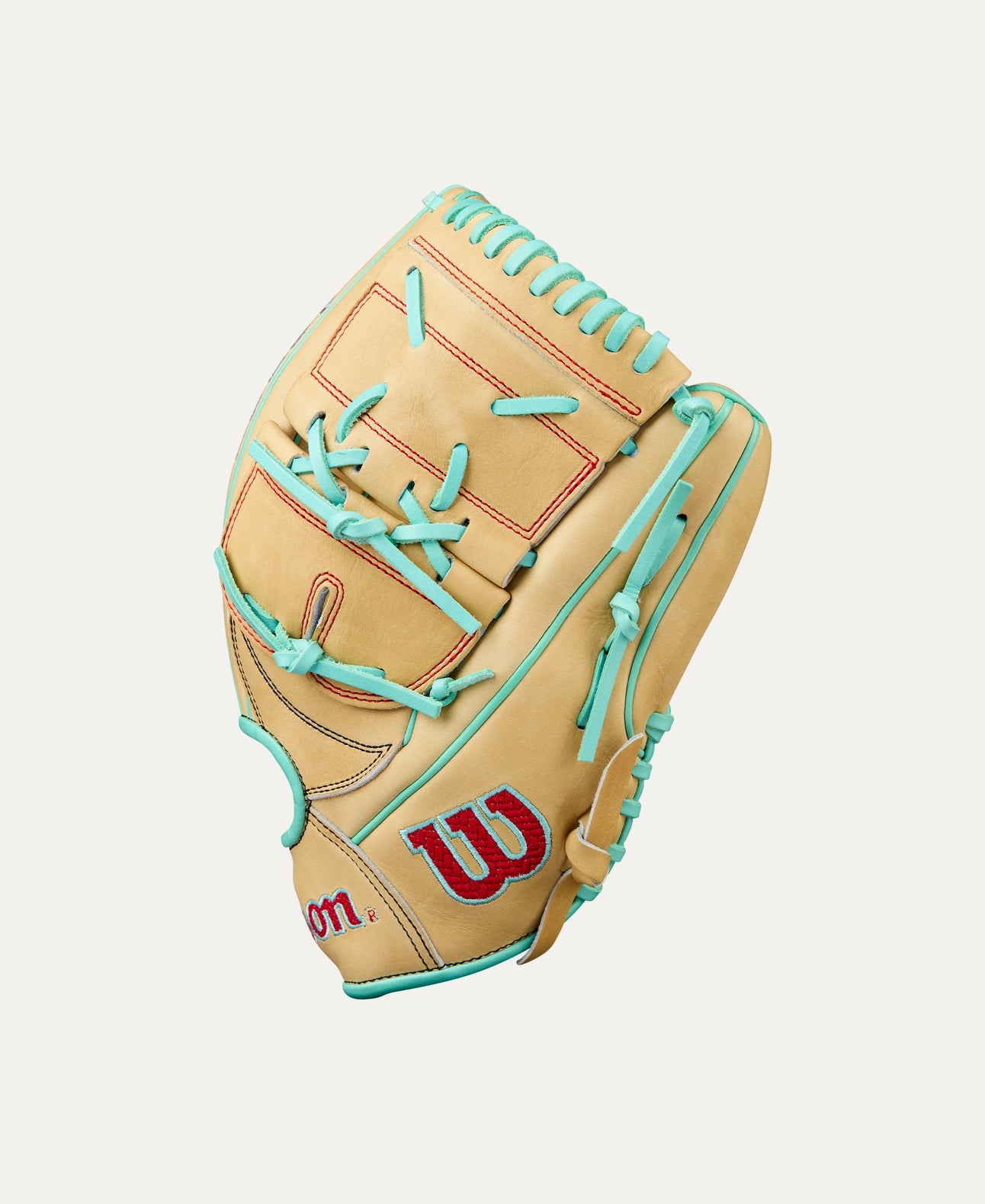 Wilson Fall 2025 A2000® B2 12” Pitcher’s Baseball Glove: WBW10349812
