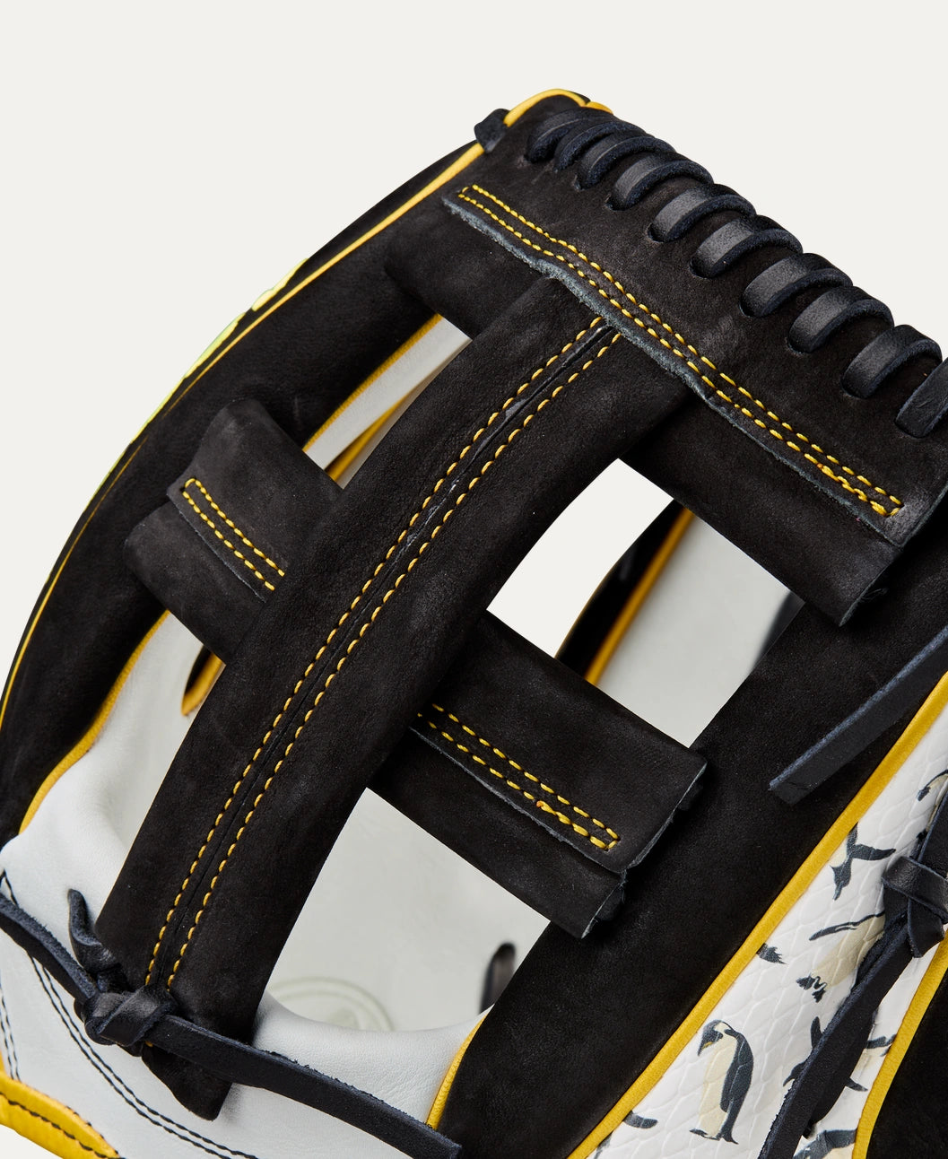 Wilson 2025 Connor Wong Penguin A2000 EL3 11.75” Infield Baseball Glove: WBW1035901175