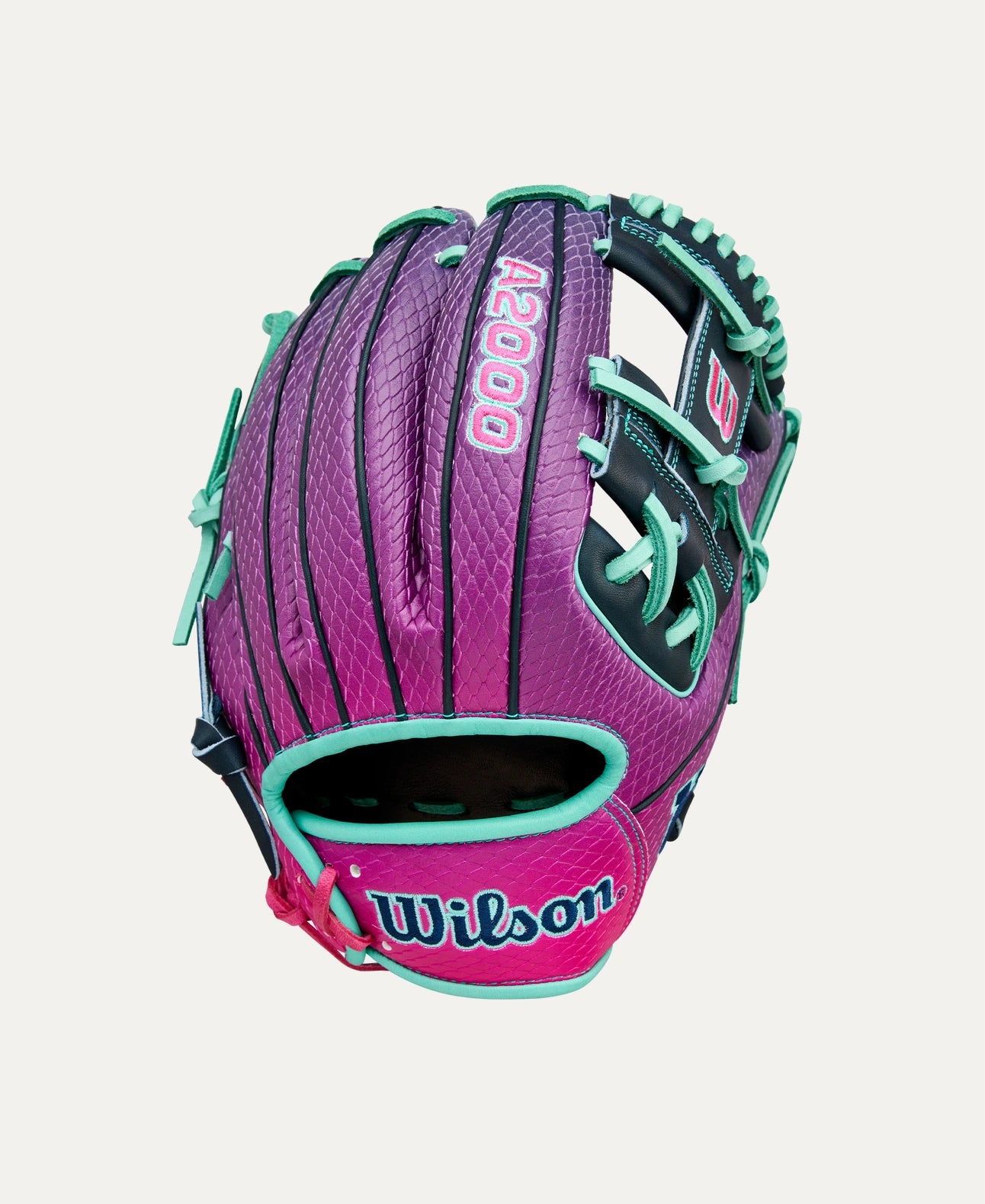 Wilson 2025 Grape Flamingo A2000® 1786SS 11.5” Infield Baseball Glove: WBW104085115