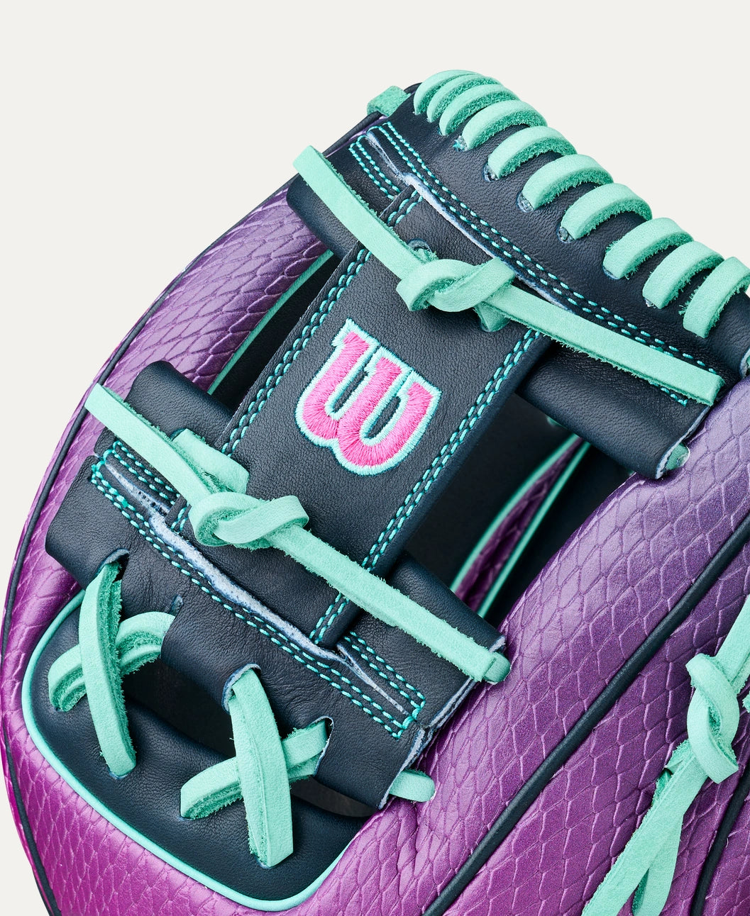 Wilson 2025 Grape Flamingo A2000® 1786SS 11.5” Infield Baseball Glove: WBW104085115