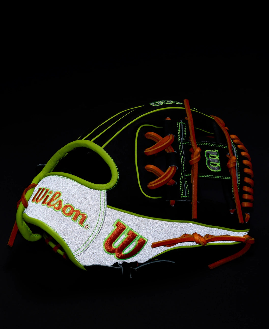 Wilson 2025 Reflective A2000® 1786 11.5” Infield Baseball Glove: WBW104090115