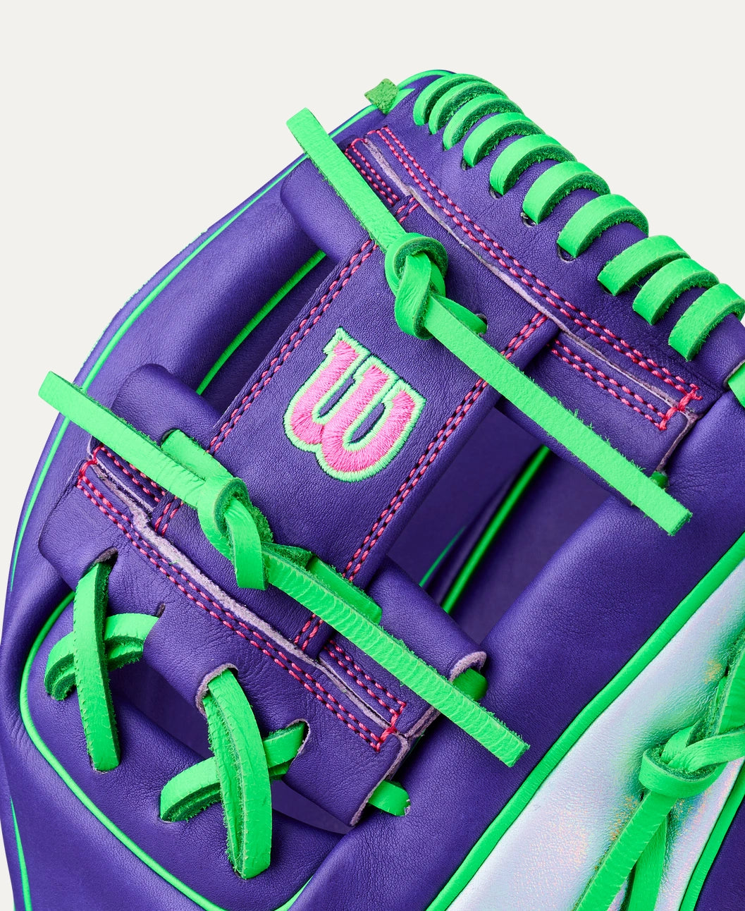 Wilson 2025  Iridescent A2000® 1786 11.5” Infield Baseball Glove: WBW104090115