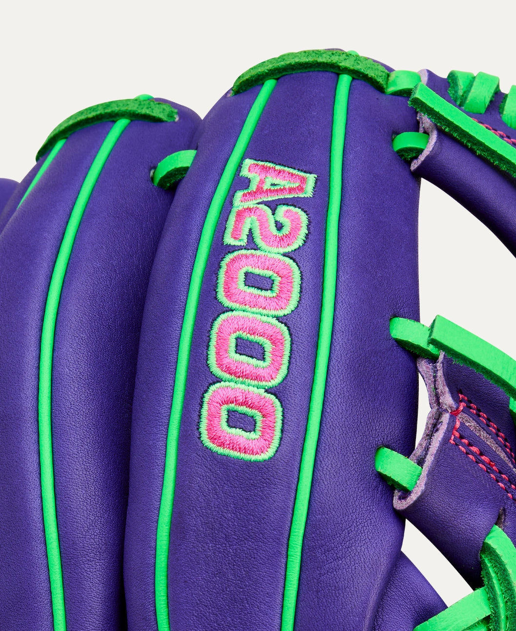 Wilson 2025  Iridescent A2000® 1786 11.5” Infield Baseball Glove: WBW104090115