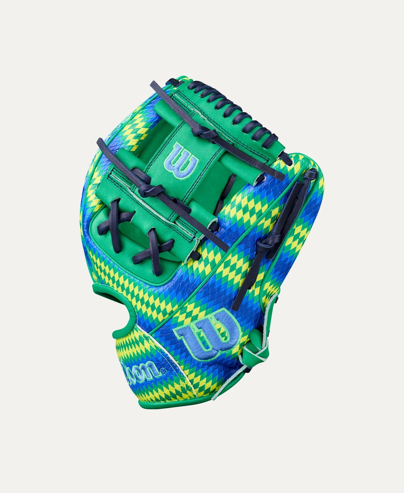 Wilson 2025 Chinook Seedery Dill Pickle A2000® 1786SS 11.5” Infield Baseball Glove: WBW104632115