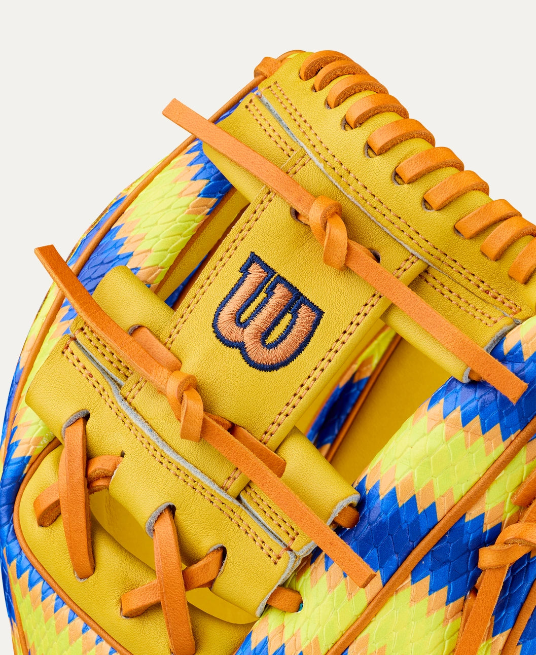 Wilson 2025 Chinook Seedery Hatch Chile A2000® 1786SS 11.5” Infield Baseball Glove: WBW104632115
