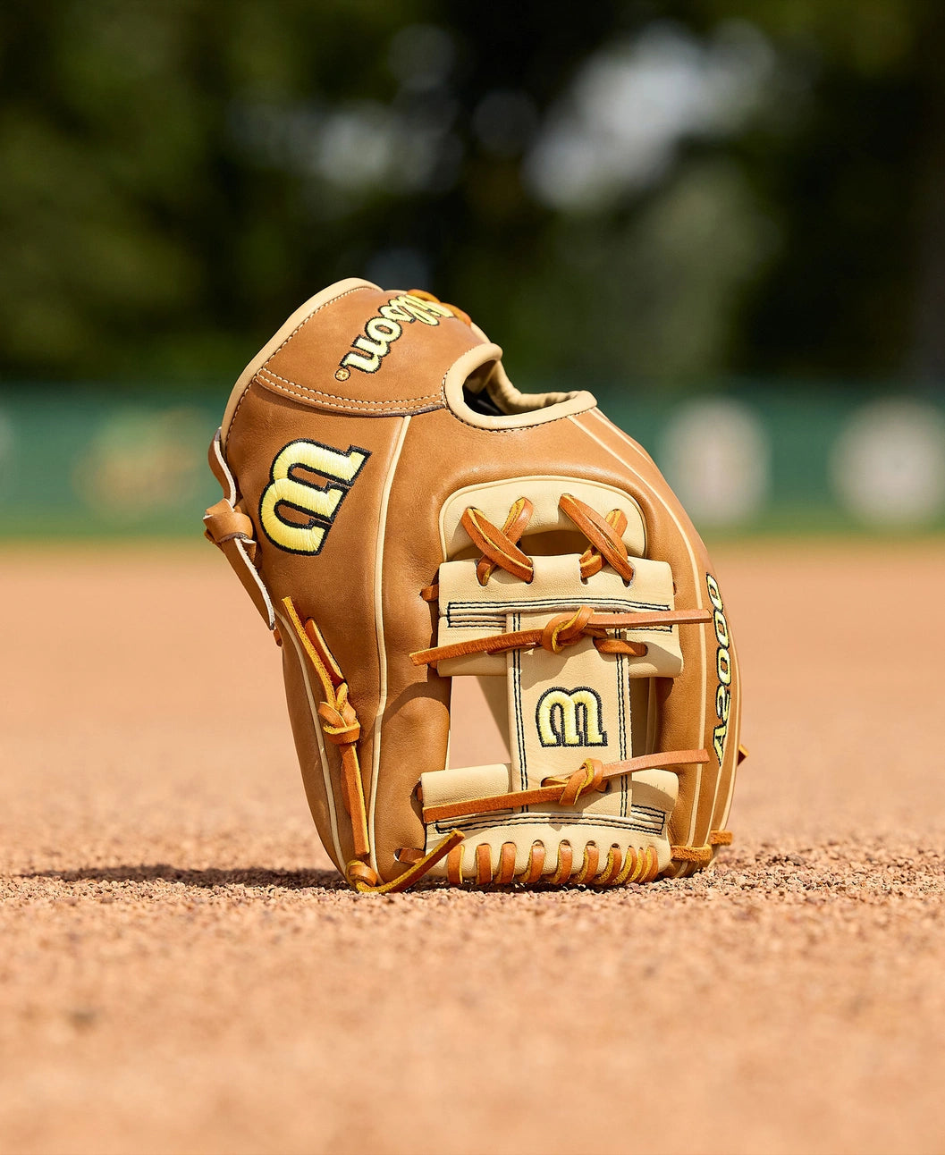 Wilson 2026 A2000® Classics Series 1786 11.5” Infield Glove: WBW104109115