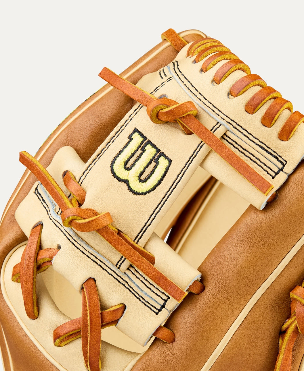 Wilson 2026 A2000® Classics Series 1786 11.5” Infield Glove: WBW104109115