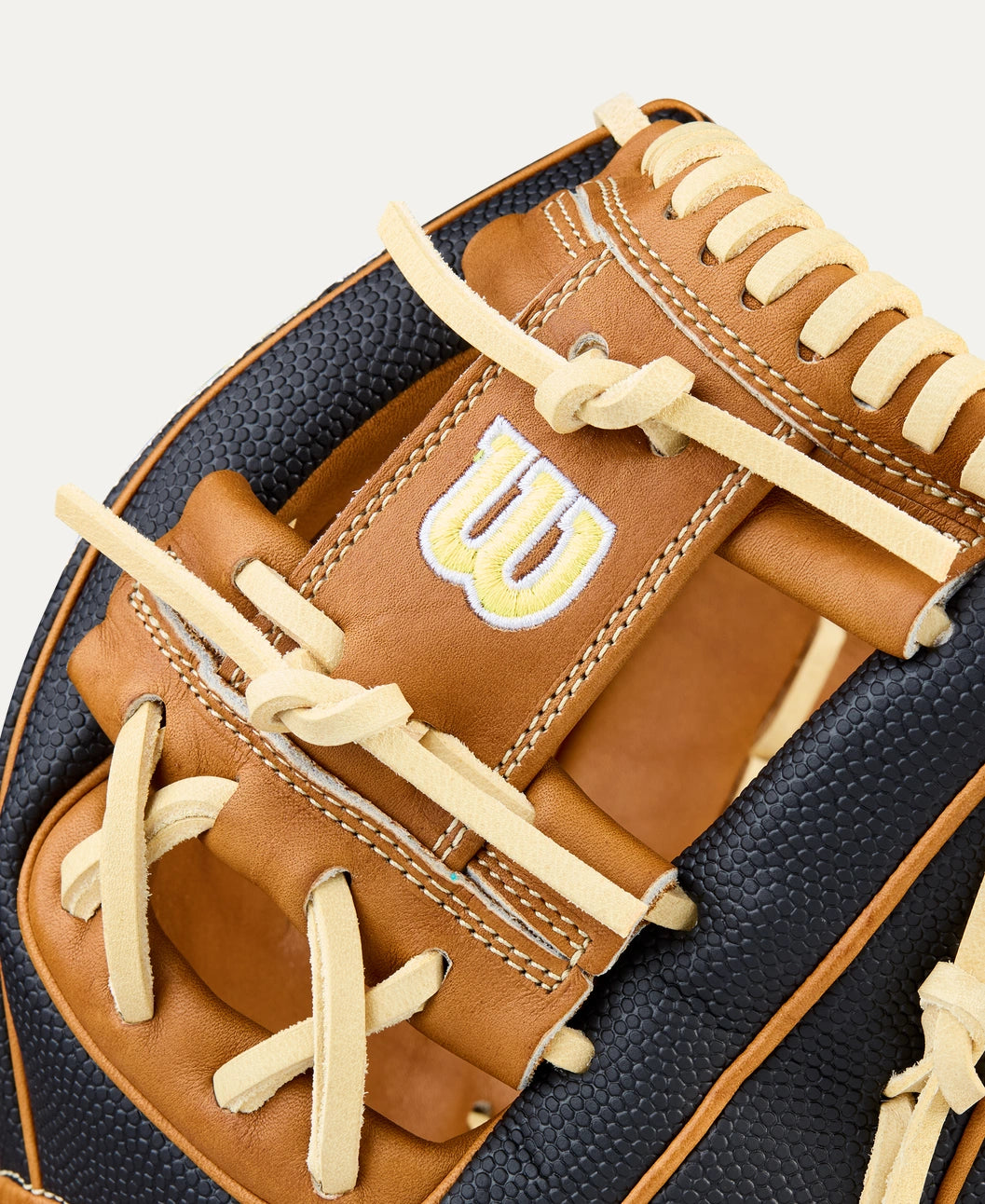 Wilson 2026 A2000® Classics 1975SS 11.5” Infield Baseball Glove: WBW1041121175