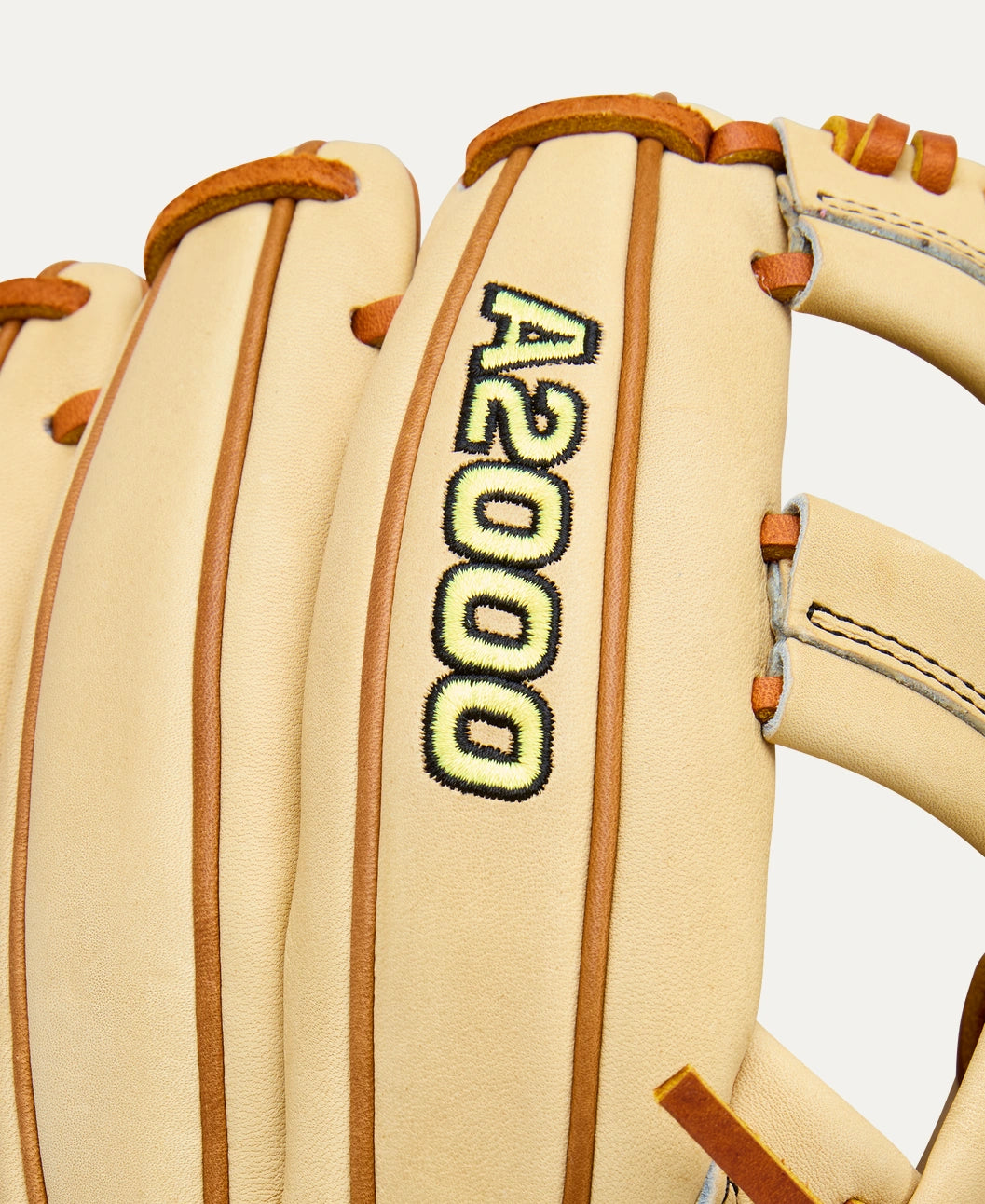Wilson 2026 A2000® Classics Series EL3 11.75” Infield Glove: WBW1041141175