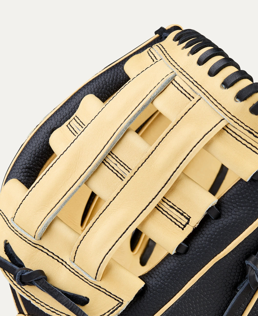 Wilson 2026 A2000® Classics Series DW5 12” Infield Glove: WBW10411612