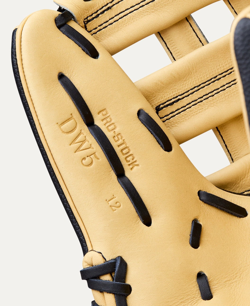 Wilson 2026 A2000® Classics Series DW5 12” Infield Glove: WBW10411612