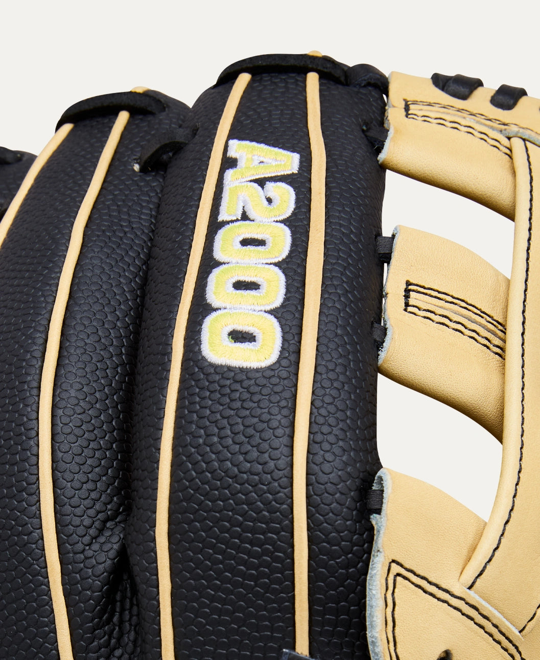 Wilson 2026 A2000® Classics Series DW5 12” Infield Glove: WBW10411612