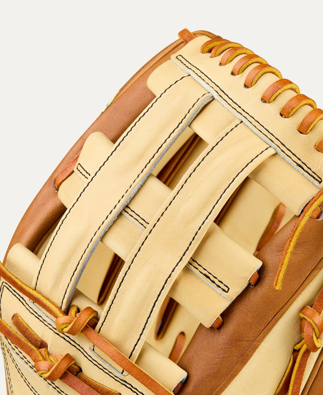 Wilson 2026 A2000® Classics Series 1777 12.75” Outfield Glove: WBW1041251275