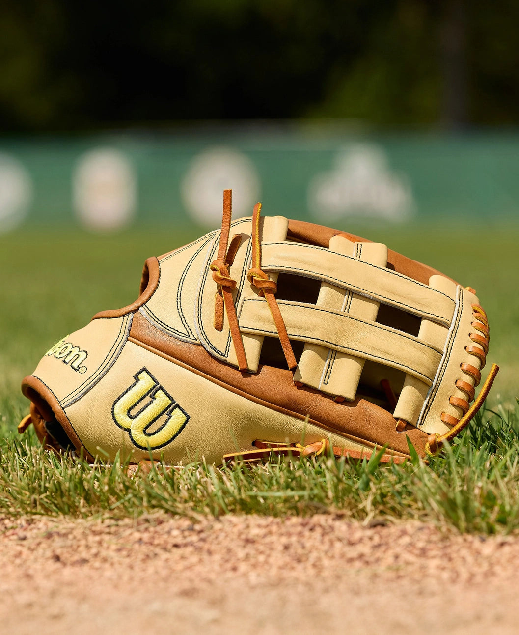Wilson 2026 A2000® Classics Series 1777 12.75” Outfield Glove: WBW1041251275