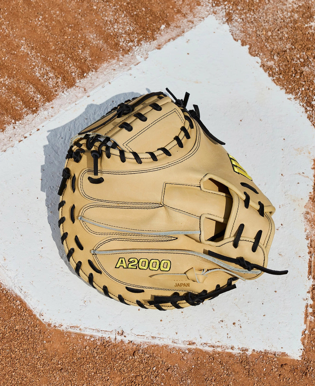 Wilson 2026 A2000® Classics Series 1734 34” Catcher’s Mitt: WBW10412934