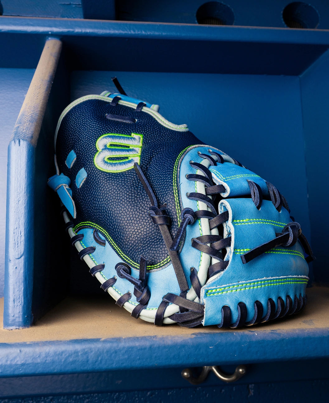 Wilson Summer 2026 A2000® CM33SS 33” Baseball Catcher’s Mitt: WBW10460433