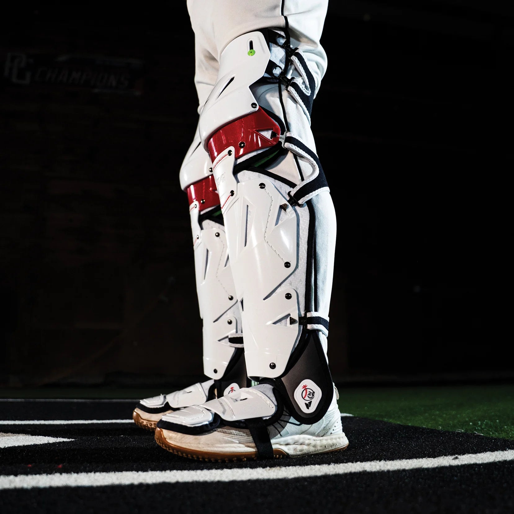 All Star MVP-PRO Short Fuse Series™ Medium Catching Kits: CKCC-5-LT-MED-WH_BK_SC