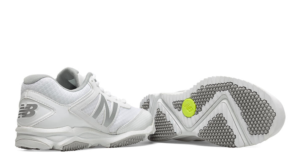 New Balance - White/White Women's Fastpitch Turf Shoes (ST4040W1)